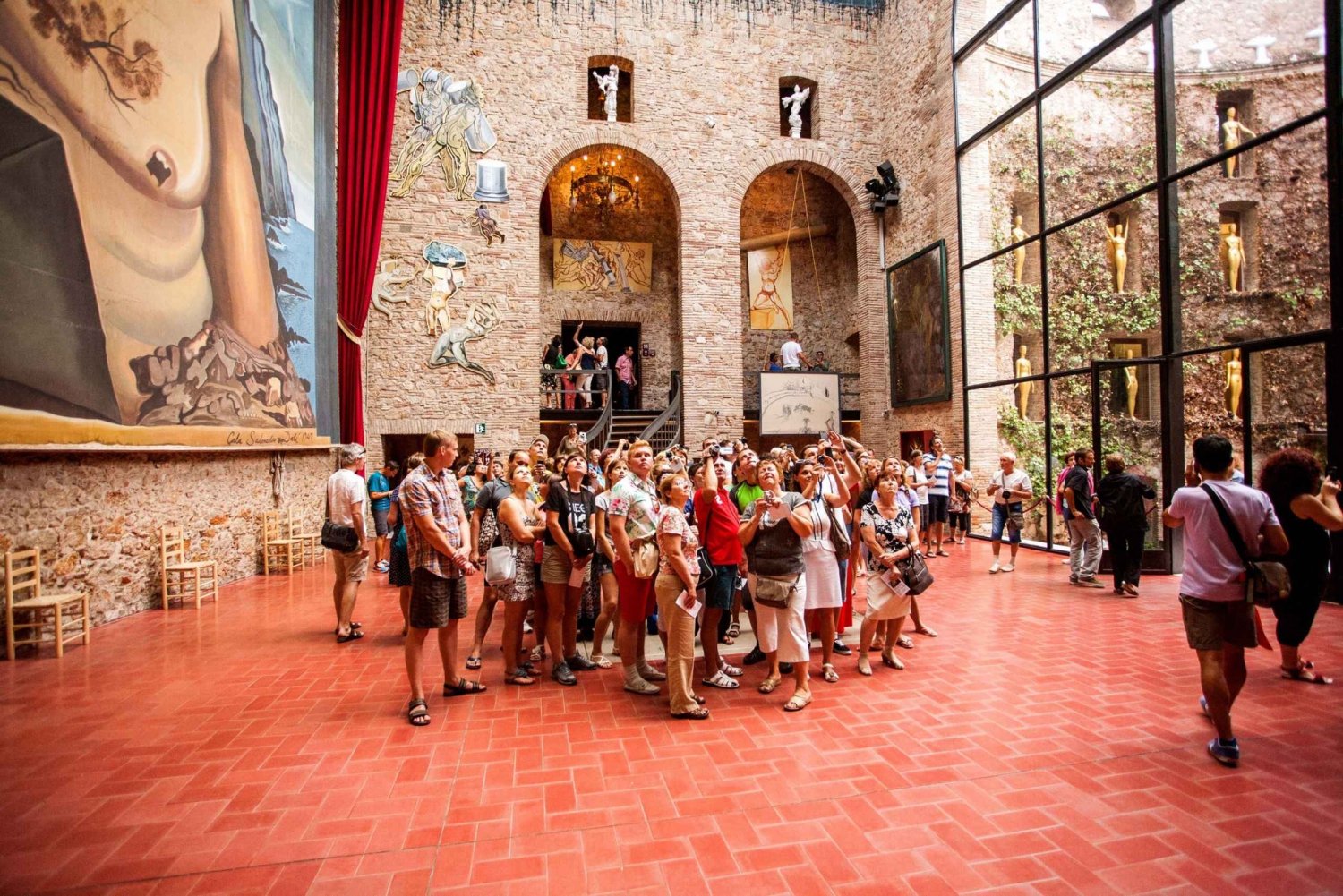 Salvador Dalí Small Group Full-Day Tour from Barcelona
