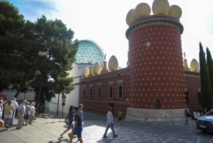 From Barcelona: Dalí-Themed Cadaqués & Costa Brava Day Trip