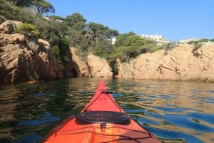 Sant Feliu de Guíxols - Costa Brava: Excursión matinal en kayak de mar