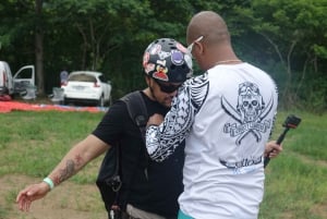 Полет на высоте 900 футов над Тихим океаном и тропическими лесами