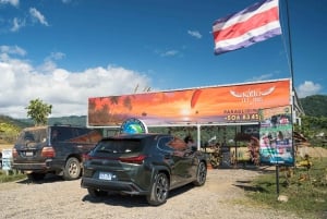 Полет на высоте 900 футов над Тихим океаном и тропическими лесами