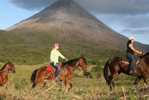 Arenal Canopy och äventyr på hästryggen