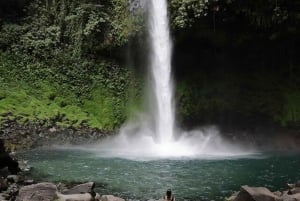 Arenal: Hangbruggen, waterval, vulkaan & warmwaterbronnen