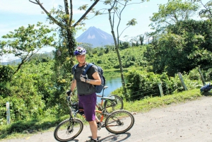Arenal: passeio de bicicleta no vulcão