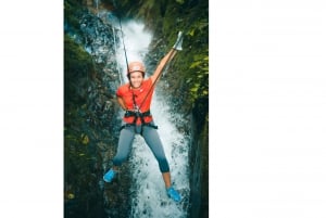 Arenalin tulivuori: Canyon Canyoneering Adventure