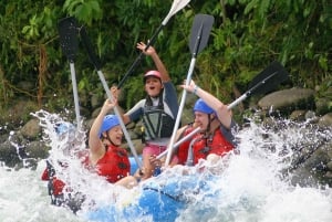 Rafting en aguas bravas del Arenal Excursión familiar