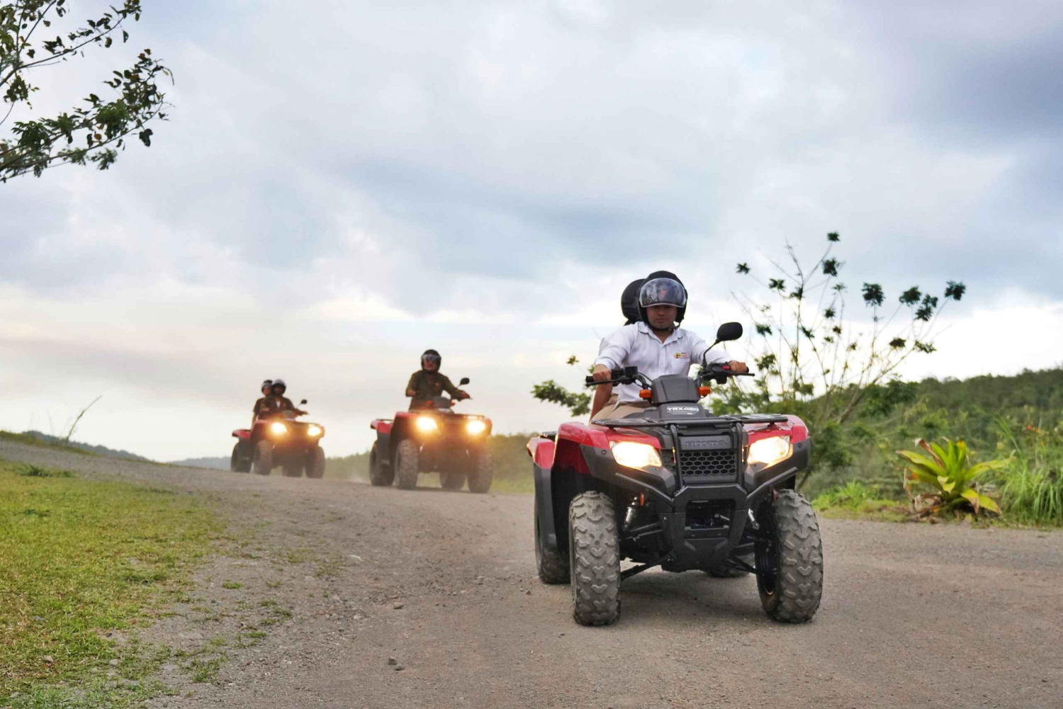 Wycieczka quadami: krater uderzeniowy i las wulkanu Arenal