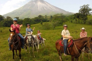 Quad simple 2h + randonnée à cheval à travers le volcan