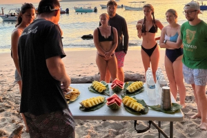 Visite nocturne avec masque et tuba à partir de la plage de Pochote