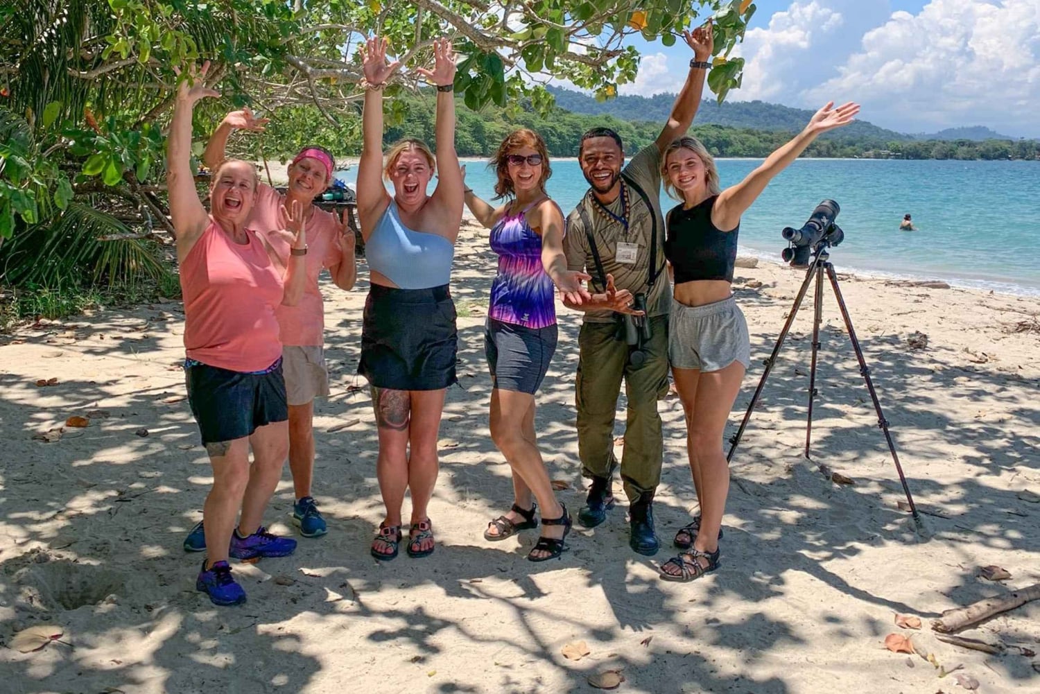 Parque Nacional Cahuita + Tour do Chocolate Bribri + Tour das Cataratas + Almoço