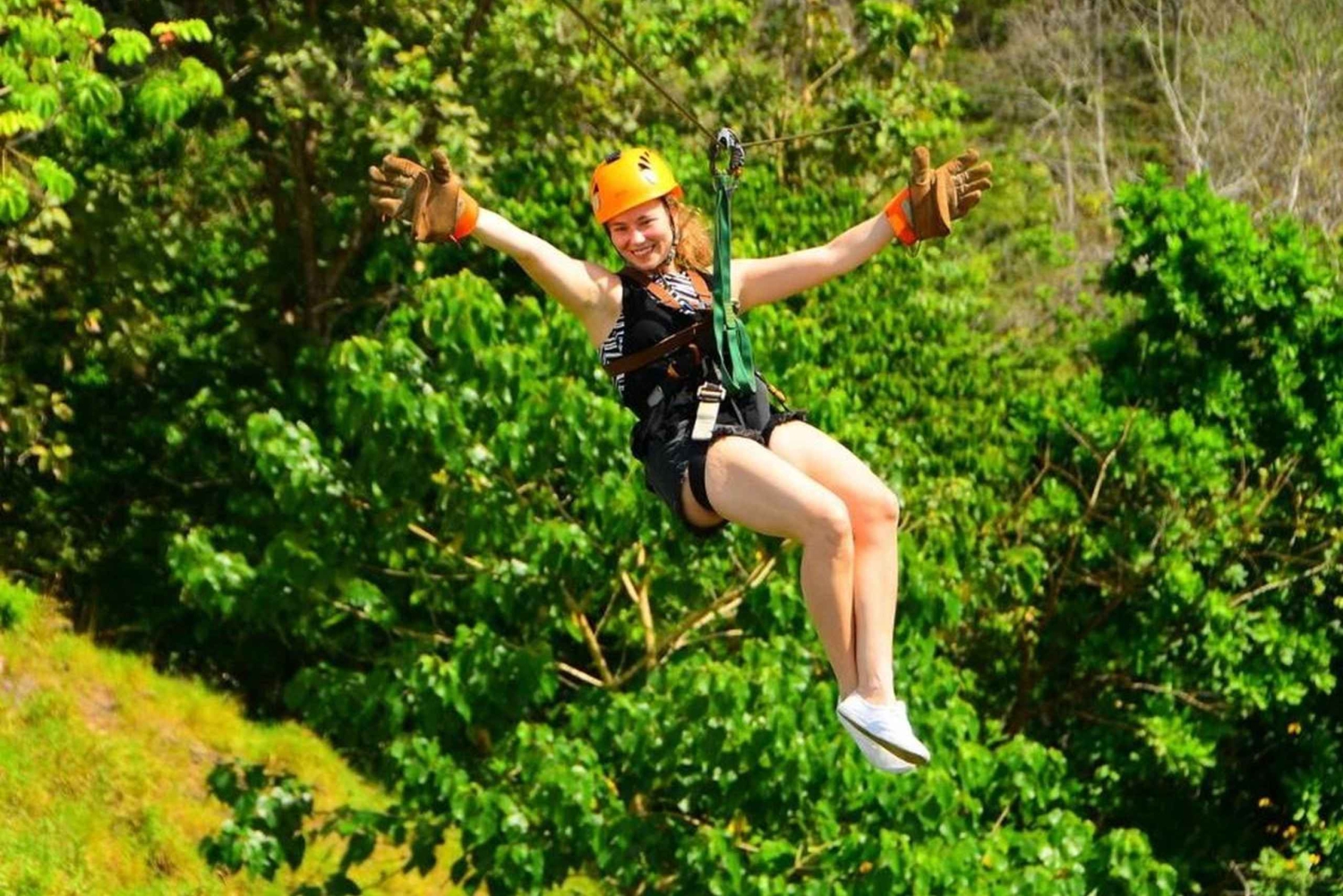 Carara Adventure Park: Zipline-eventyr med havutsikt