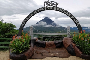 Combo Arenal : Chutes d'eau, ponts suspendus, station thermale