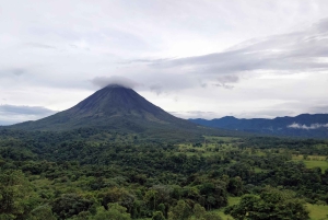 Combo Arenal : Chutes d'eau, ponts suspendus, station thermale