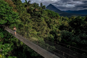 Combo Arenal : Chutes d'eau, ponts suspendus, station thermale