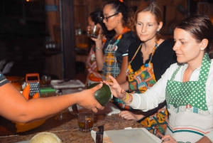 Aula de culinária combinada e aula de salsa