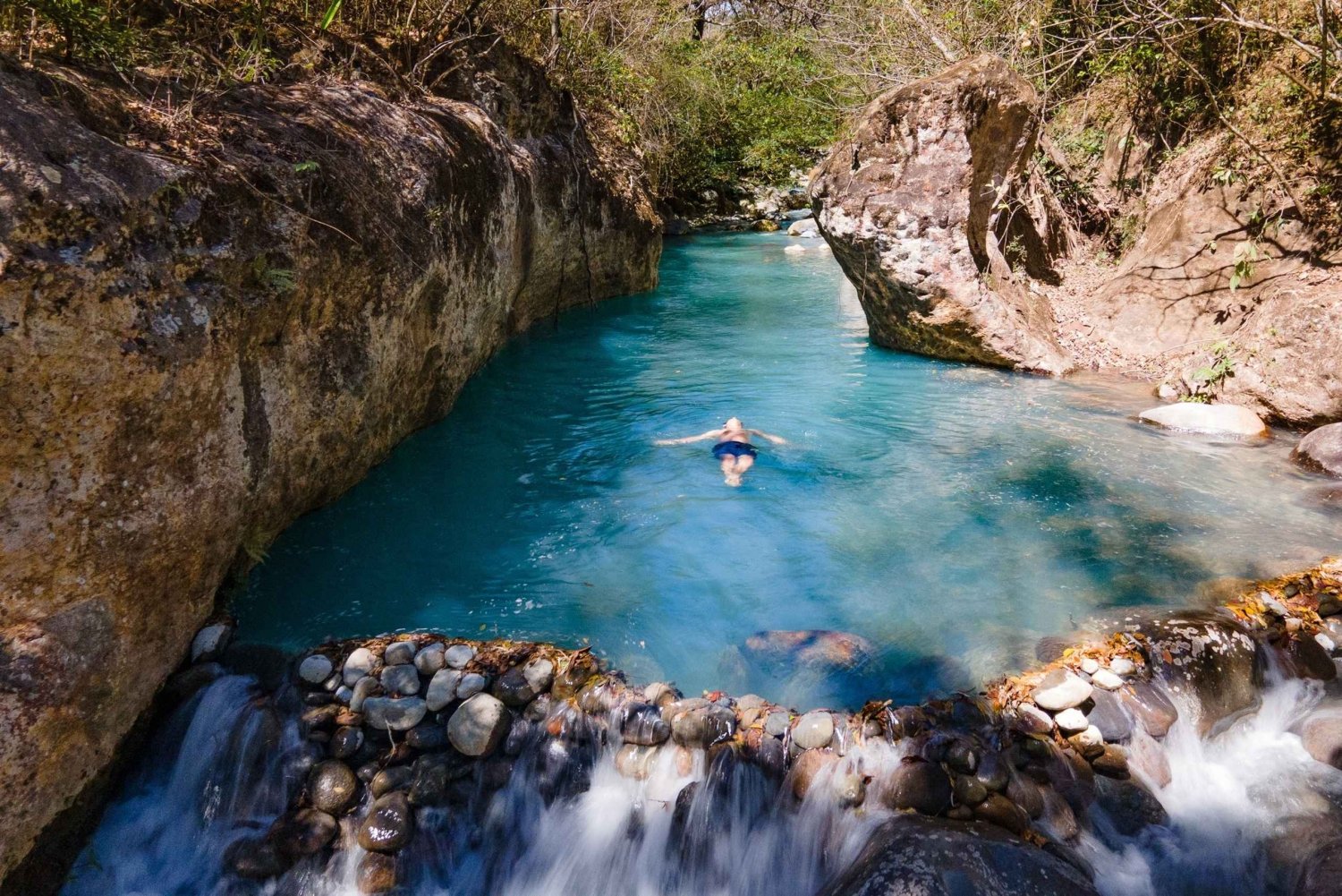 Kombi: Mittagessen+ Las Chorreras Wasserfall+ Blaue Teiche+ Hotspring