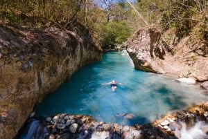 Kombinasjon: Lunsj + Las Chorreras-fossen + Blue Ponds + Hotspring