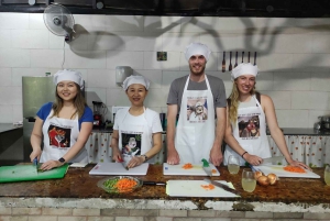 Ruoanlaitto Costa Rican perheen kanssa