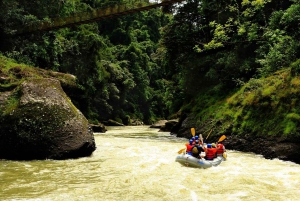 Kostaryka: Adrenalina w rzekach Pacuare Rapids
