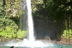 Kostaryka: zwiedzanie wodospadu La Fortuna i wędrówka na wulkan