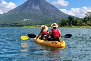 El Castillo: Lake Arenal Standup Paddleboard or Kayak Rental