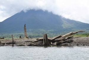 Enjoy the best Volcano view at our Kayak tour on Lake Arenal