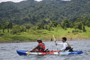 Njut av den bästa vulkanutsikten på vår kajaktur på Arenalsjön