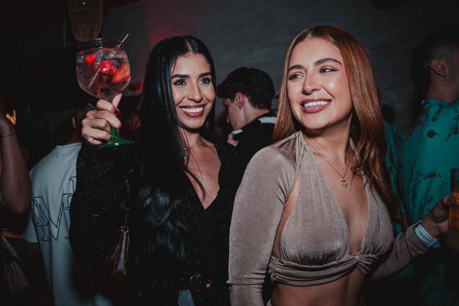 San José Exclusive Bar Pub Crawl with Drinks and Club Entrys