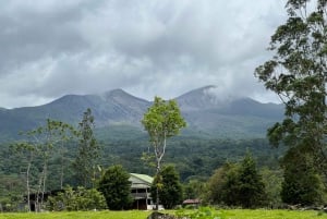 Hästäventyr genom Rincon de la Vieja regnskog