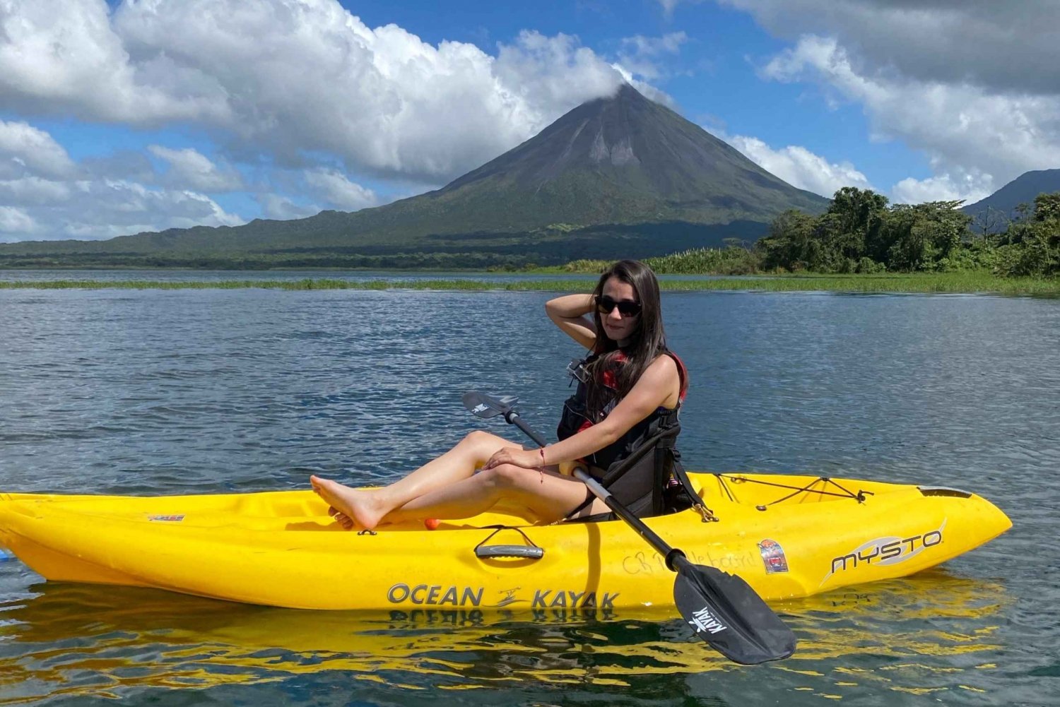 From El Castillo: Lake Arenal Kayak & SUP Tour with Snacks