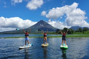 Z El Castillo: Lake Arenal Kayak & SUP Tour z przekąskami