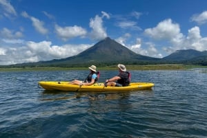 Depuis El Castillo : excursion en kayak et SUP sur le lac Arenal avec collations
