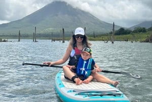 Da El Castillo: tour in kayak e SUP del lago Arenal con snack
