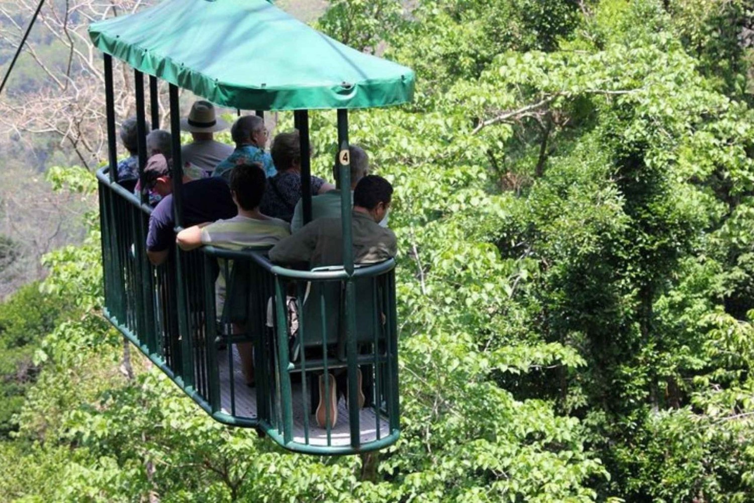 Da Jaco: tour in tram aereo incluso trasporto