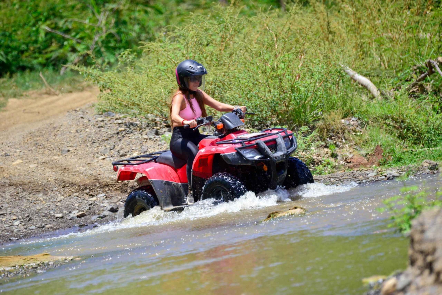 Från Jaco Beach: ATV-äventyr i djungeln, på stranden och i floden