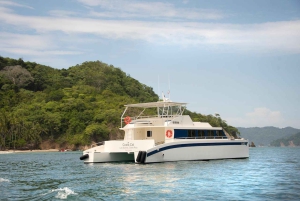 ジャコ発：トルトゥーガ島日帰りツアーとアクティビティ