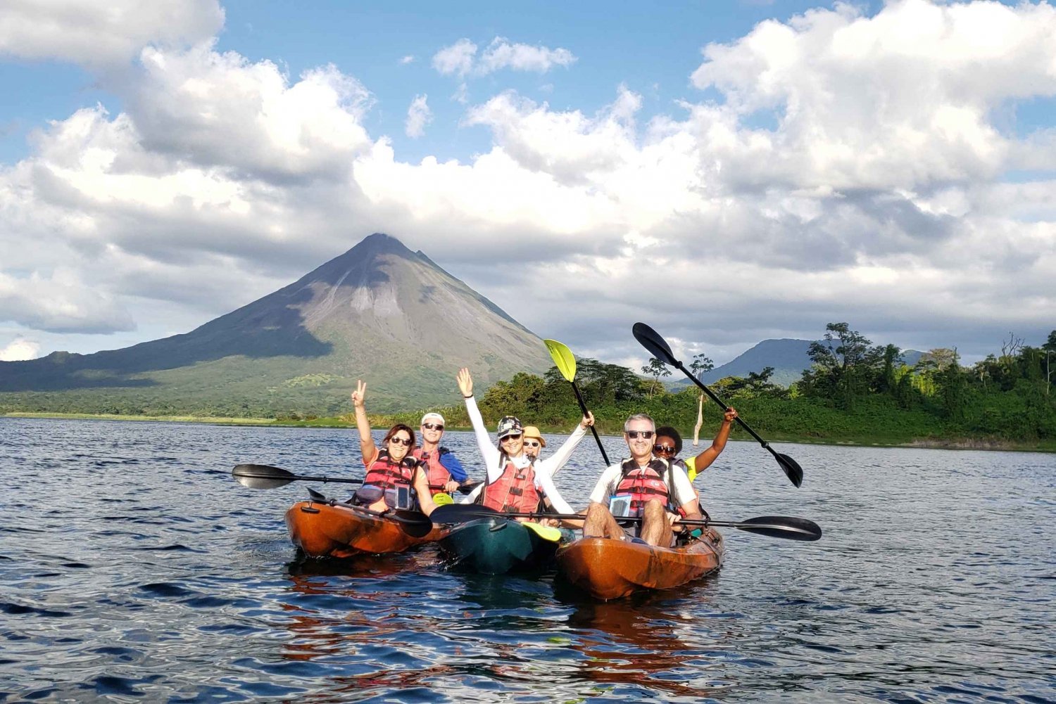 From La Fortuna: Lake Arenal Kayaking Trip with Transfer