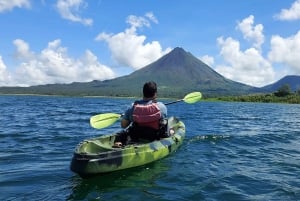 Desde La Fortuna: Excursión en Kayak por el Lago Arenal con Traslado