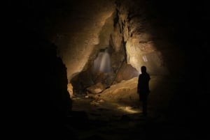 Fra La Fortuna: Udforskning af Venado-grotterne - lille gruppetur