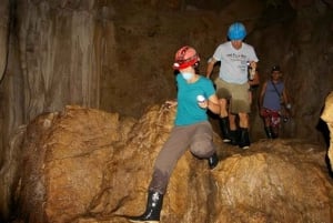 Von La Fortuna aus: Erkundung der Venado-Höhlen - Kleingruppentour