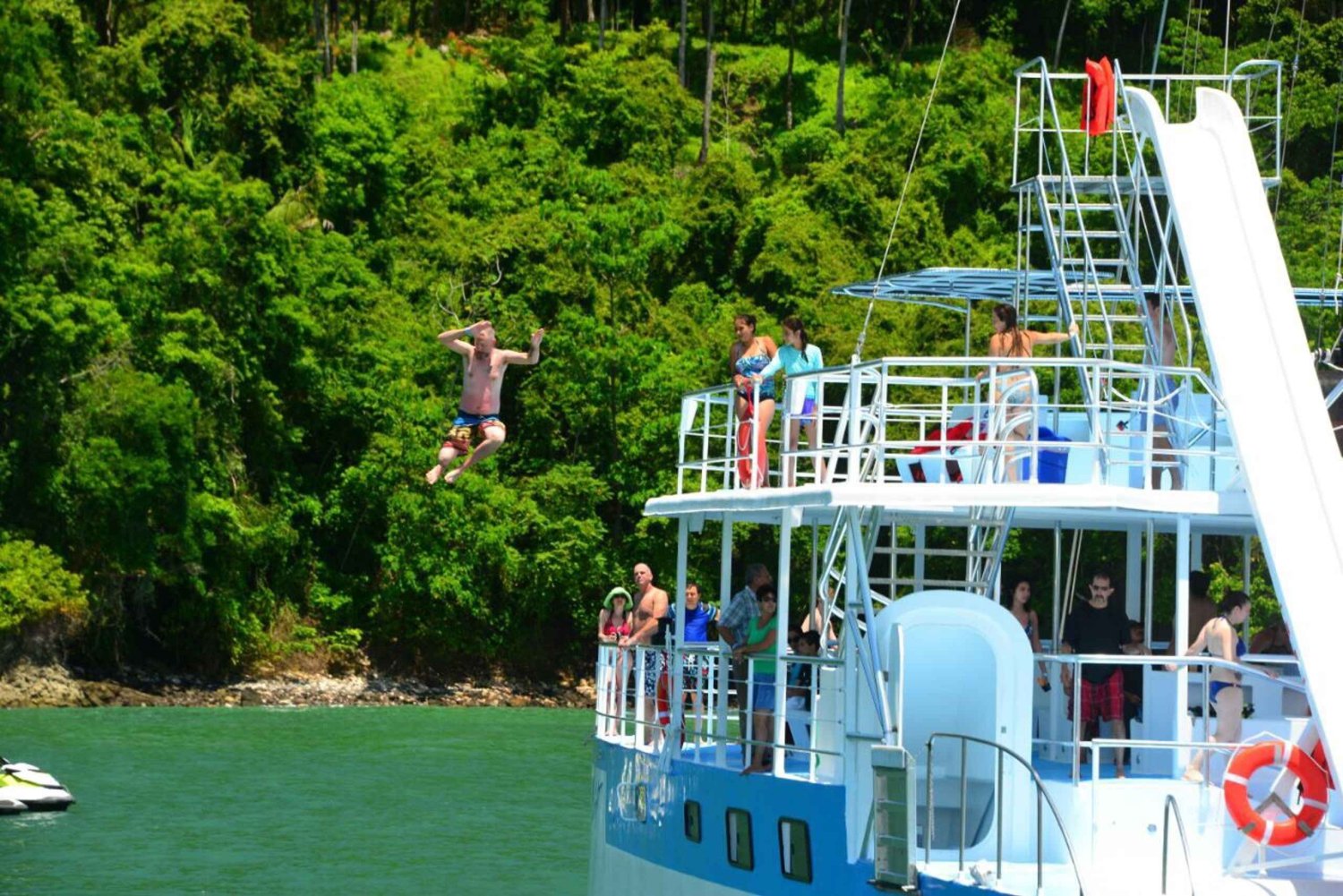 Vanuit Manuel Antonio: Catamaran avontuur inclusief lunch