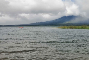 Fra Monteverde: Bådtransport via Arenal-søen til La Fortuna