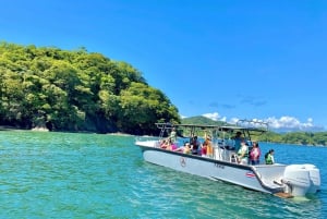 From Puntarenas: Tortuga Island Full-Day Boat Trip