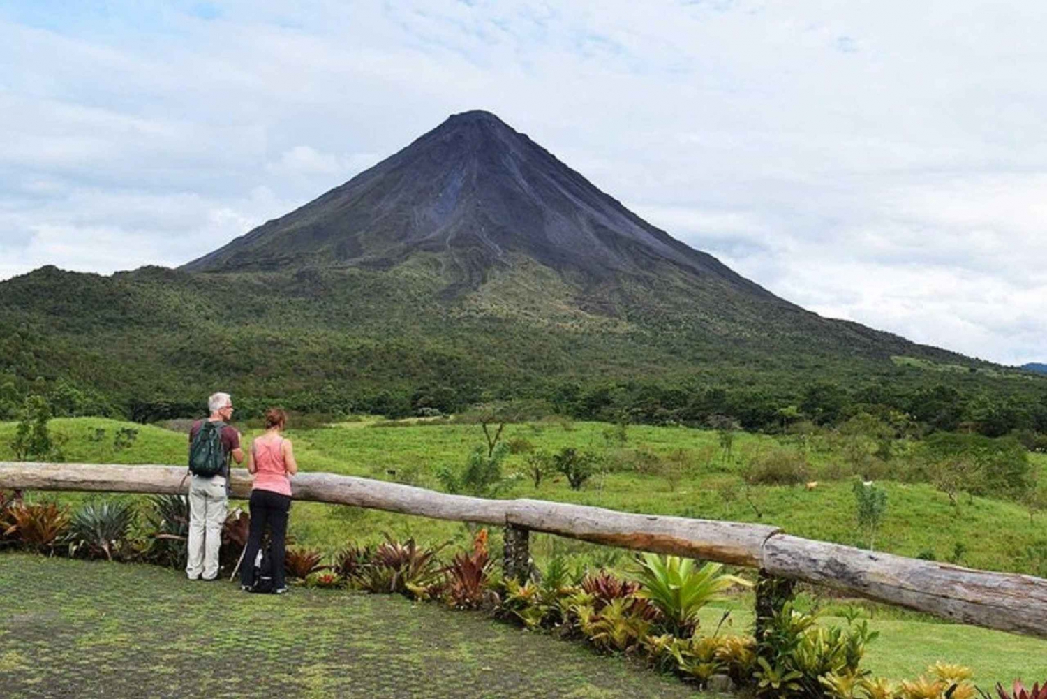 Fra San Jose: Arenal Volcano With Ecotermales Hot Springs