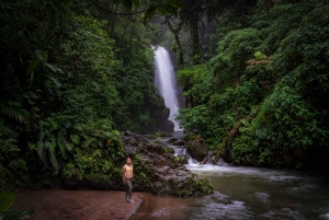 Fra San José: Poas-vulkanen, Café Doka og La Paz-vandfaldene