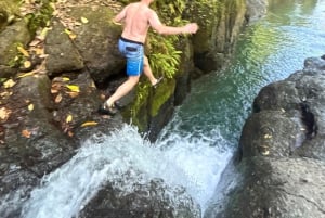 Avventura di un giorno tra cascate e spiagge