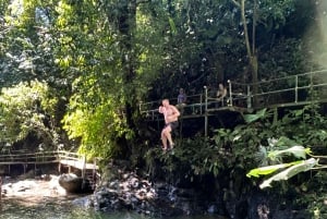 Avventura di un giorno tra cascate e spiagge