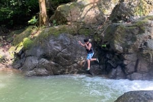 Avventura di un giorno tra cascate e spiagge