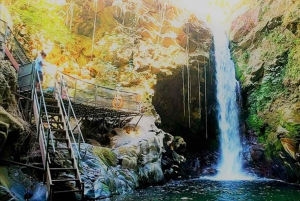 リラックス＆リフレッシュ：滝と温泉 リンコン火山