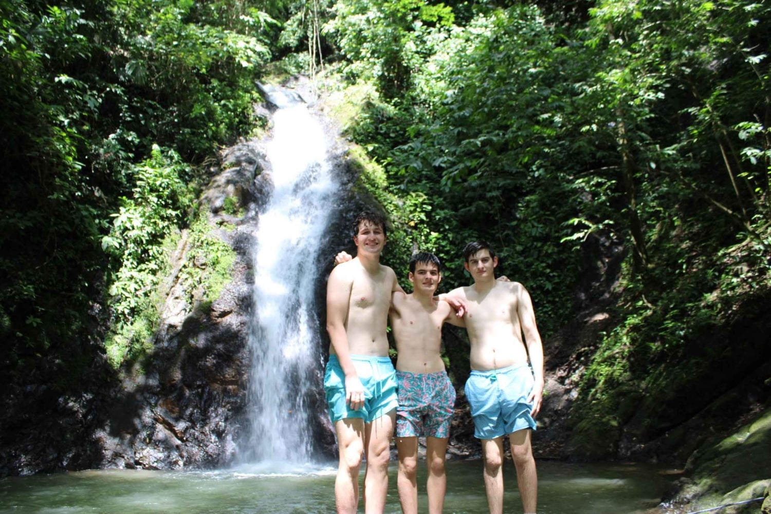 Escursione a 10 cascate a Jacó con pranzo incluso
